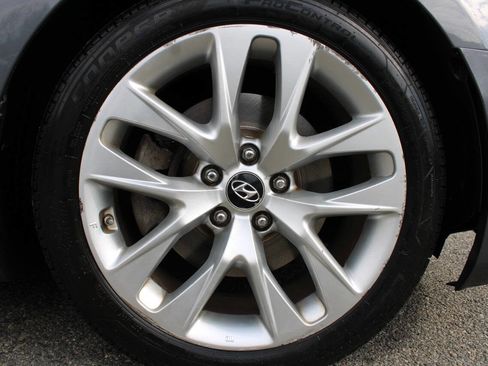 Used 2015 Hyundai Genesis 3.8 RWD image 22