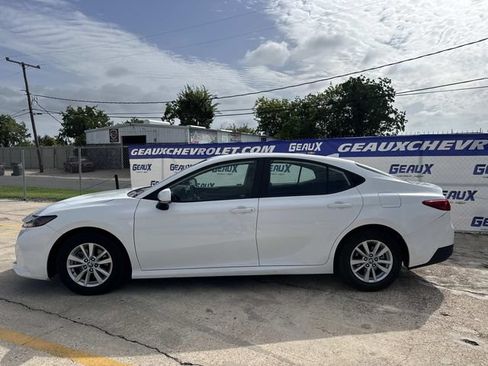 Used 2025 Toyota Camry LE FWD image 13