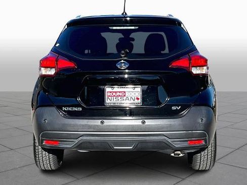 Certified 2020 Nissan Kicks SV image 4
