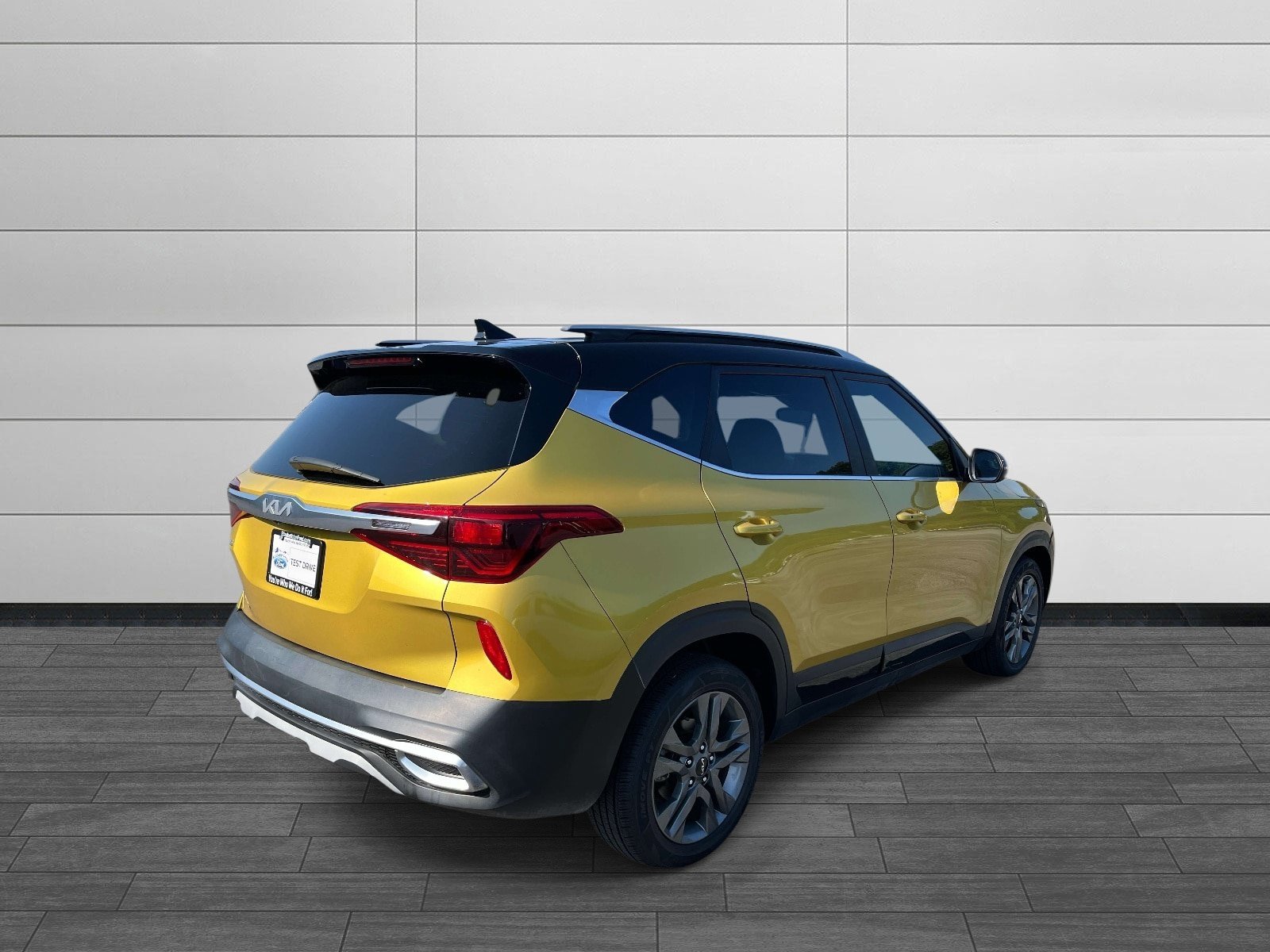 Used 2023 Kia Seltos S w/ Navigation Package FWD image 3