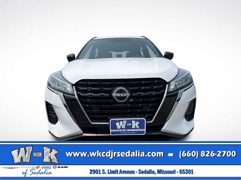 Used 2024 Nissan Kicks SR w/ SR Premium Package FWD image 15
