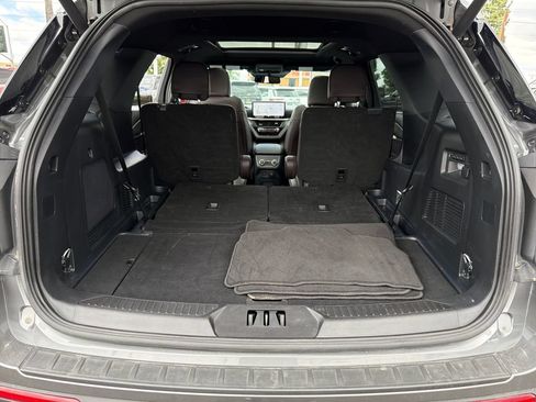 Used 2025 Ford Explorer Platinum w/ LUX Leather Package AWD/4WD image 28