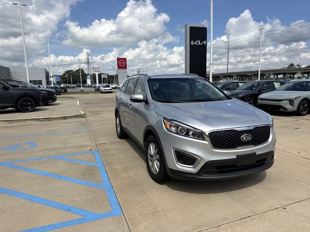 Used 2018 Kia Sorento FWD image 10