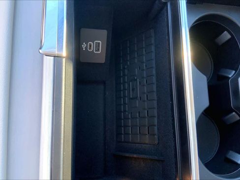 New 2025 Lincoln Navigator L Reserve AWD/4WD image 19