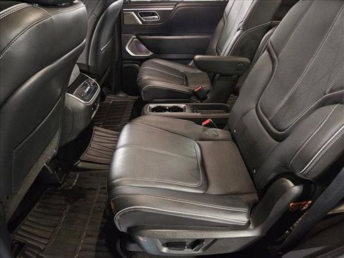 Used 2025 INFINITI QX80 Sensory image 18