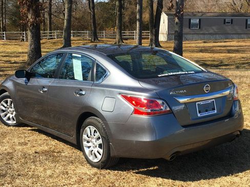 Used 2015 Nissan Altima 2.5 S w/ Power Driver Seat Package FWD image 3