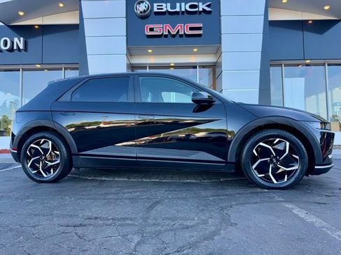 Used 2023 Hyundai Ioniq 5 SE image 1