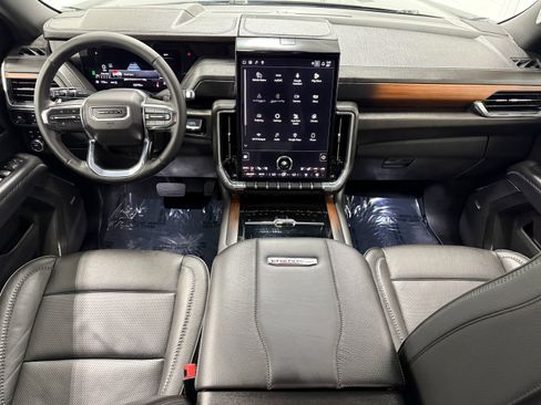 Used 2025 GMC Yukon XL Denali AWD/4WD image 15
