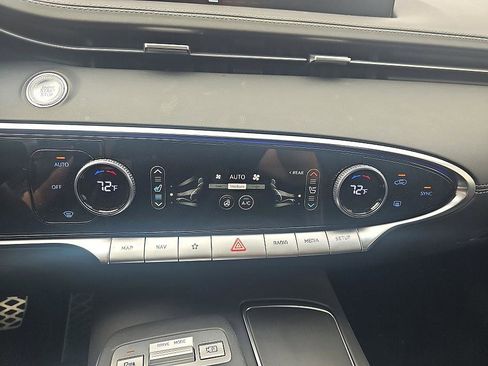 Used 2025 Genesis GV70 3.5T Sport w/ Sport Advanced Package image 23