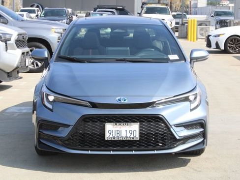 Used 2025 Toyota Corolla SE w/ SE Premium Package image 2