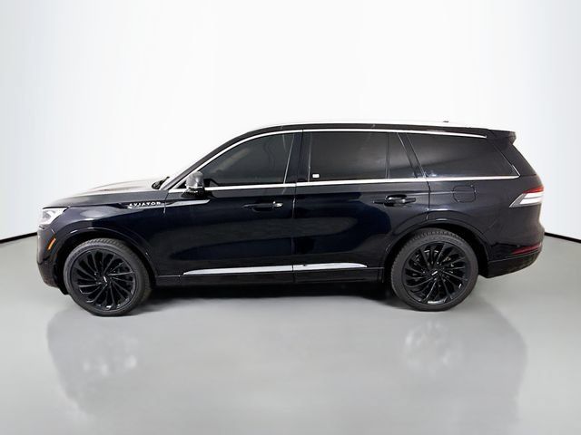 Used 2022 Lincoln Aviator Reserve w/ Equipment Group 201A AWD/4WD image 4