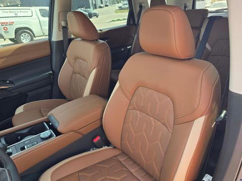 New 2026 Nissan Pathfinder Platinum image 13