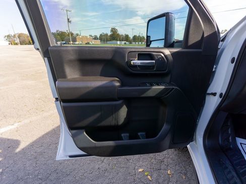 Used 2021 GMC Sierra 2500 4x4 Crew Cab w/ Gooseneck/5TH Wheel Package image 16