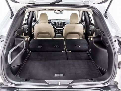 Used 2017 Jeep Cherokee Limited image 37