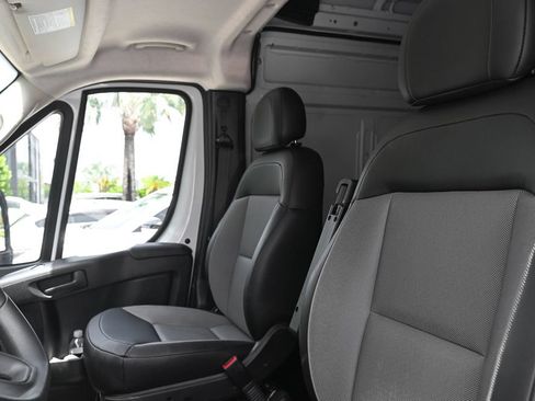 Used 2025 RAM ProMaster 3500 w/ Convenience Group FWD image 16