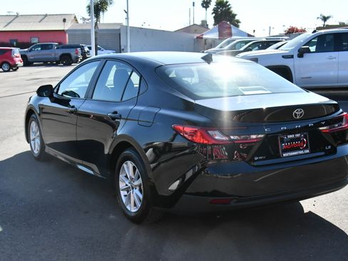 Used 2025 Toyota Camry LE FWD image 6