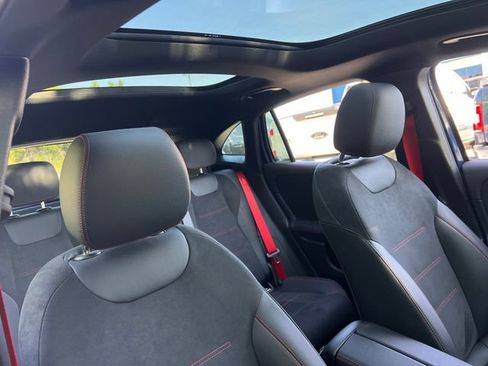 Used 2025 Mercedes-Benz GLA 35 AMG 4MATIC image 33