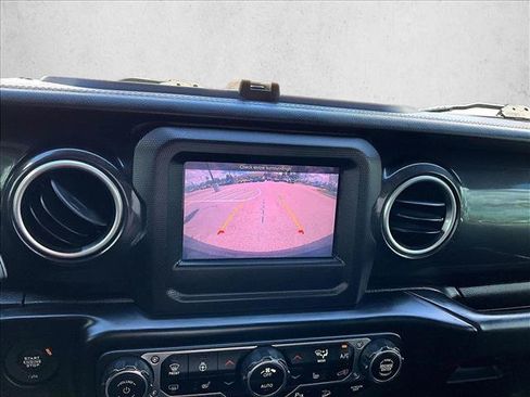 Used 2020 Jeep Wrangler Unlimited Sahara AWD/4WD image 21