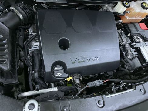 Used 2022 Chevrolet Traverse LS image 29