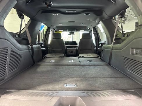 Used 2026 Chevrolet Suburban LT w/ Comfort Package AWD/4WD image 63