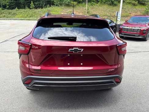 Certified 2024 Chevrolet Trax RS w/ Sunroof Package FWD image 4