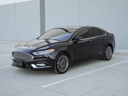 Used 2018 Ford Fusion Titanium AWD/4WD image 4
