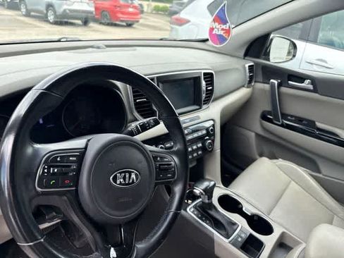 Used 2019 Kia Sportage EX FWD image 6