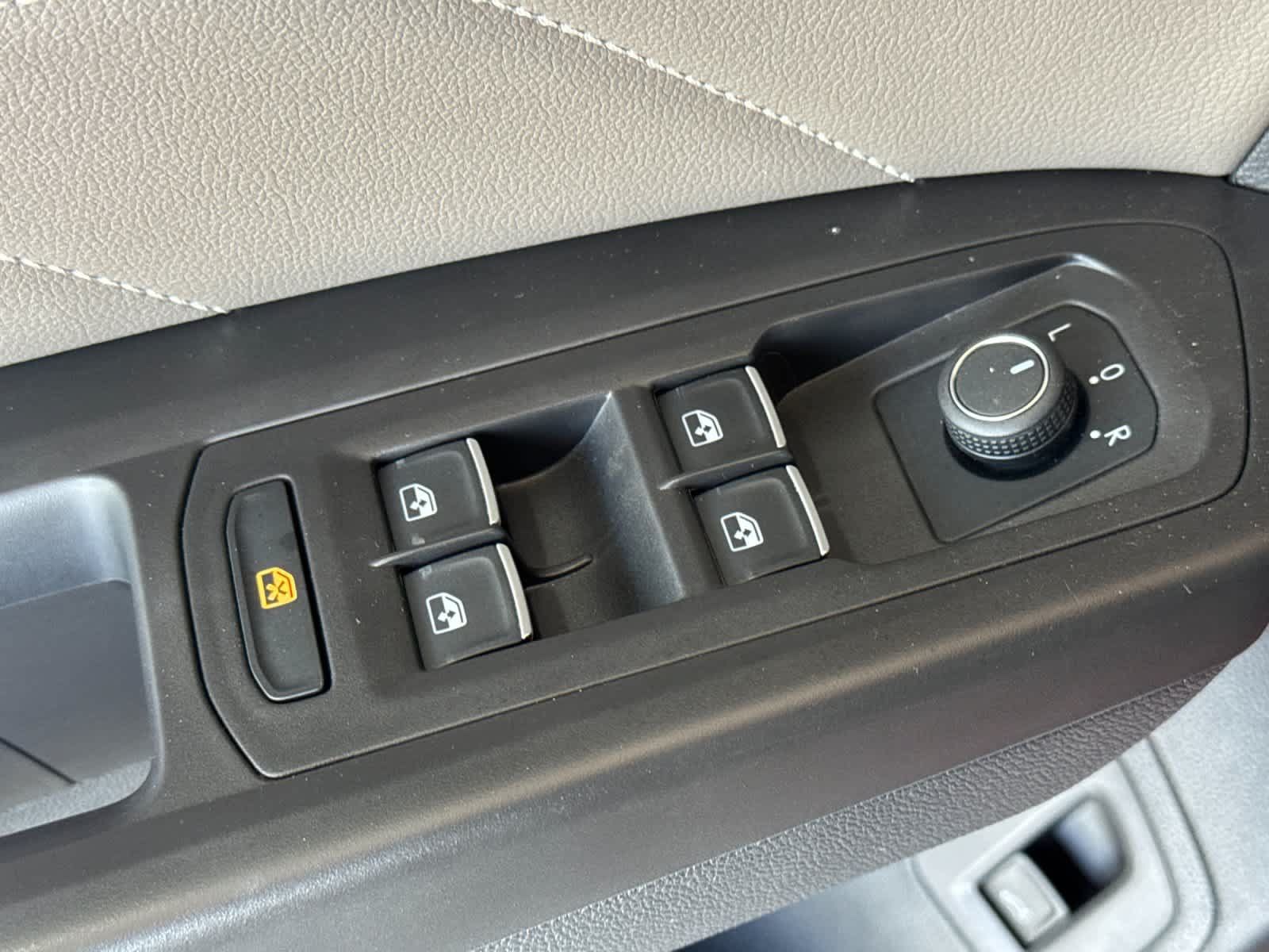 Used 2023 Volkswagen Atlas Cross Sport SE FWD image 13