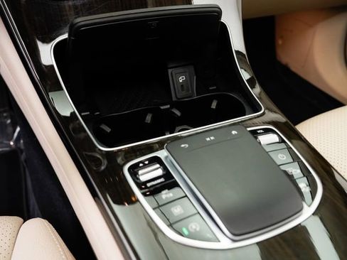 Used 2021 Mercedes-Benz GLC 300 4MATIC image 22