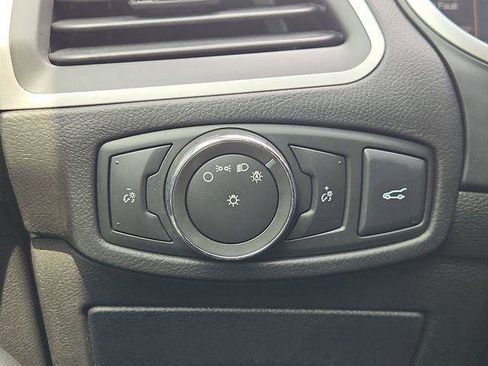 Used 2016 Ford Edge SEL w/ Equipment Group 201A AWD/4WD image 18