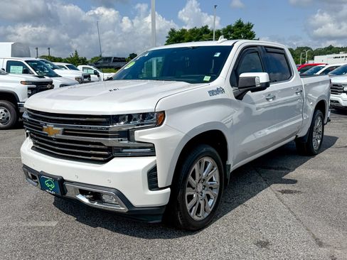 Certified 2019 Chevrolet Silverado 1500 High Country w/ High Country Premium Package AWD/4WD image 3