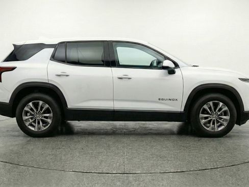 Used 2025 Chevrolet Equinox LT image 11