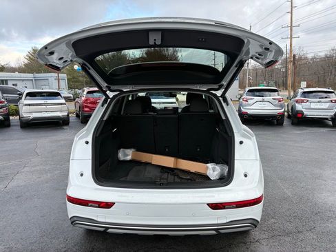 Used 2023 Audi Q5 2.0T Premium w/ Convenience Package image 11