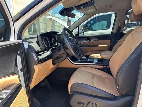 Used 2024 Kia Carnival LX FWD image 9
