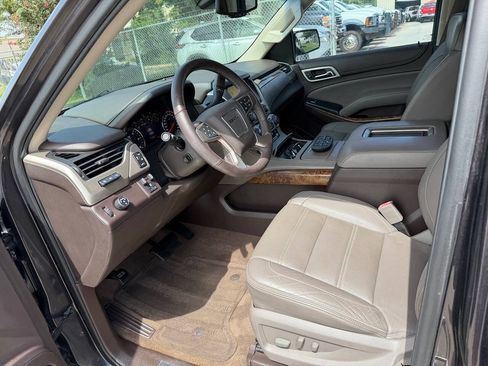 Used 2015 GMC Yukon Denali w/ Touring Package RWD image 8