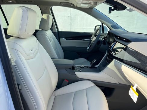 New 2025 Cadillac XT6 Premium Luxury image 25