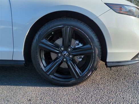 Used 2023 Honda Accord Sport image 11