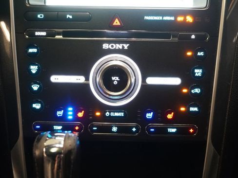 Used 2018 Ford Explorer Sport w/ Equipment Group 401A AWD/4WD image 21