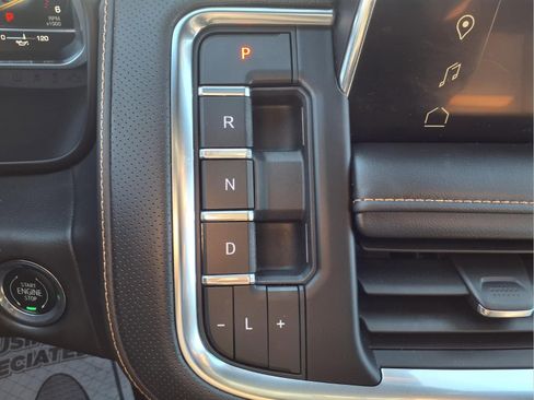 Used 2023 GMC Yukon AT4 image 10