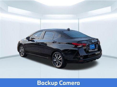 Used 2022 Nissan Versa SV FWD image 4