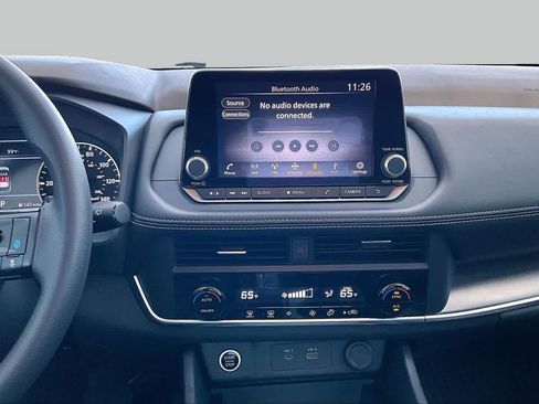 Used 2023 Nissan Rogue SV FWD image 7