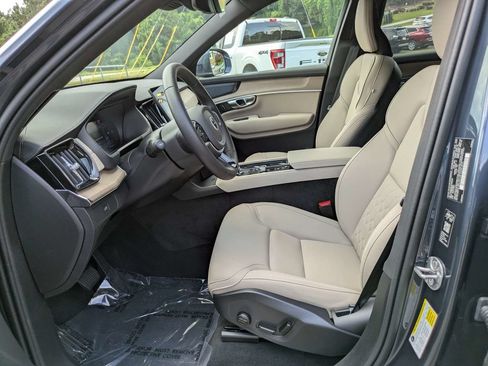 Certified 2026 Volvo XC90 B6 Plus w/ Protection Package Premier AWD/4WD image 21