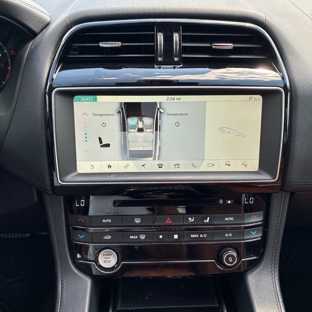 Used 2019 Jaguar F-PACE Portfolio AWD/4WD image 9