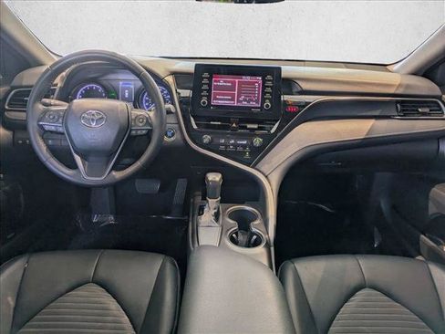 Used 2021 Toyota Camry SE w/ Convenience Package FWD image 17