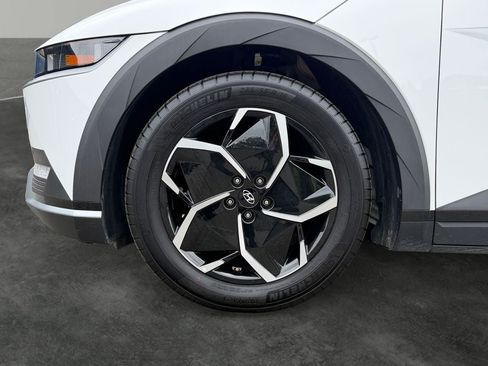 Used 2024 Hyundai Ioniq 5 SEL RWD image 4