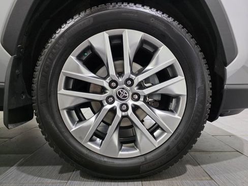 Used 2022 Toyota RAV4 Limited AWD/4WD image 24