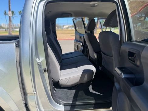 Used 2023 Toyota Tacoma SR5 w/ Technology Package AWD/4WD image 15