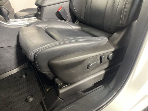 Used 2022 Subaru Ascent Limited w/ Technology Package AWD/4WD image 11