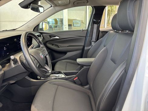 Used 2025 Buick Encore GX Preferred FWD image 27