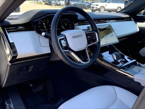 Used 2024 Land Rover Range Rover Sport SE image 17